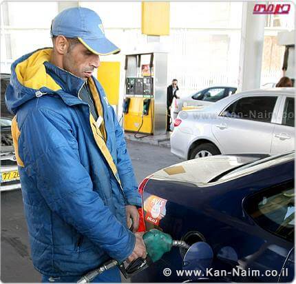 מתדלק בתחנת דלק | עיבוד צילום ממחושב: שולי סונגו©