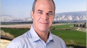 עם בחירתו הכריז עידן גרינבאום בפני תומכיו; "תושבי העמק, אמרו את דברם בכל צלול וברור ואני מודה להם על כך מאוד. מחר אני מרשה לעצמי לנוח יום אחד לאחר מסע הבחירות המרתק והאינטנסיבי הזה ומיד לאחר מכן אתייצב להתחיל לעבוד ולהצדיק את האמון שניתן בי... ◄ המתחרה של הנבחר עידן גרינבאום שהתמודדה בעיקשות עד לרגע האחרון היא ד"ר גבי אסם, בת 52, אם ל-3; חברת קיבוץ אפיקים שבעמק הירדן.