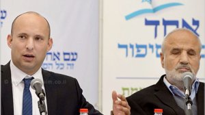 ארז ביטון ונפתלי בנט | שר החינוך, בנט, לא רק מבטיח: השיק ועדת ביטון להעצמת מורשת יהדות המזרח וספרד | עיבוד צילום: שולי סונגו