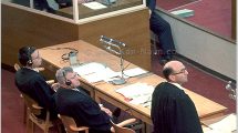 נאום התביעה של גדעון האוזנר, שפתח את משפט אדולף אייכמן, שפעל לחיסול יהודי אירופה | צילום: ארכיון גנזך המדינה | עיבוד: שולי סונגו ©
