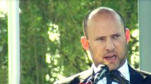 שר החינוך מר נפתלי בנט, נואם כנציג ממשלת ישראל במצעד החיים ה-29 בפולין