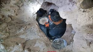 אחד משלושת שודדי העתיקות מדבוריה שנלכד ביער בית קשת בגליל התחתון | צילום: היחידה למניעת שוד, רשות העתיקות.