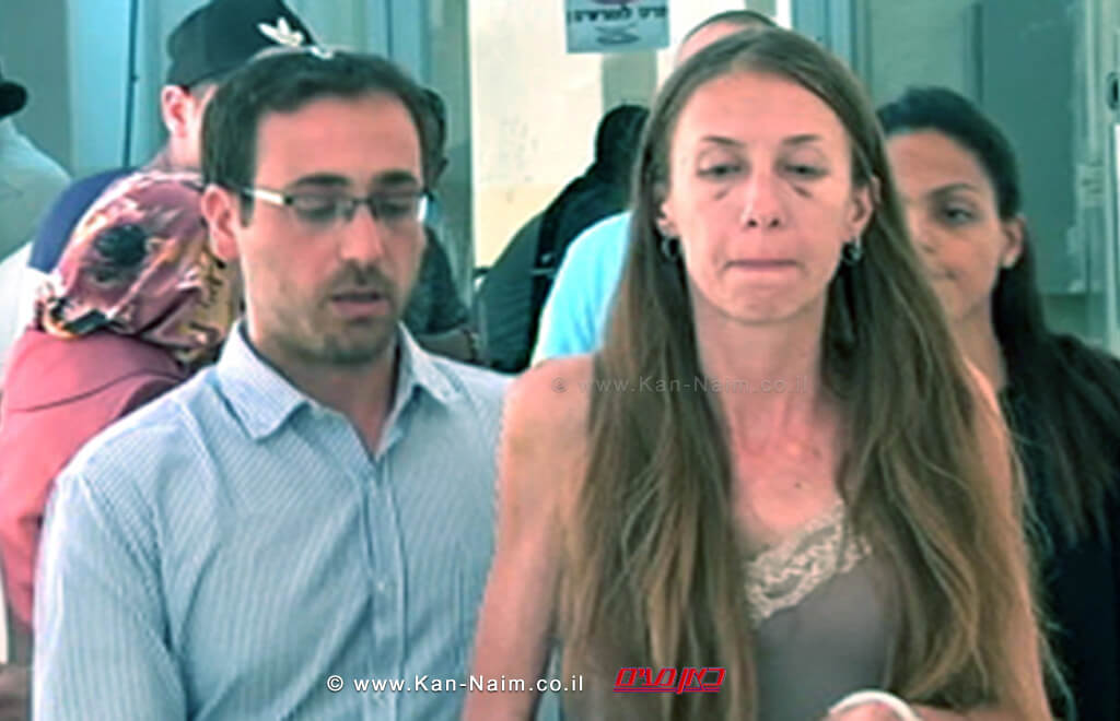 כתב אישום נגד מרים בת עמי מנדלב, בת 35 מבית שמש, בגין רצח אביה | צילום מסך ערוץ 2 | עיבוד: שולי סונגו © כתב אישום נגד מרים בת עמי מנדלב, בת 35 מבית שמש, בגין רצח אביה | צילום מסך ערוץ 2 | עיבוד: שולי סונגו ©