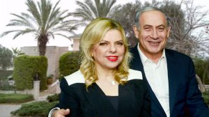 ראש הממשלה בנימין נתניהו עם רעייתו שרה | ברקע: הוילה של השניים בקיסריה | קובי גדעון, לע"מ | עיבוד צילום: שולי סונגו
