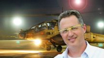 טייס רב סרן (מיל') דודי (דוד) זהר, זכרו לברכה שניספה בהתרסקות מסוק האפאצ'י בבסיס רמון | עיבוד צילום: שולי סונגו ©