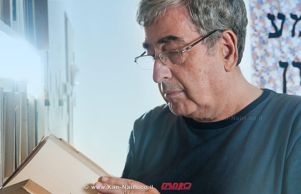 הסופר חיים באר, מציין 20 שנה לספר 'חבלים' בבית אריאלה עם הסופר עמוס עוז | צילום: דני מכליס הסופר חיים באר, מציין 20 שנה לספר 'חבלים' בבית אריאלה עם הסופר עמוס עוז | צילום: דני מכליס