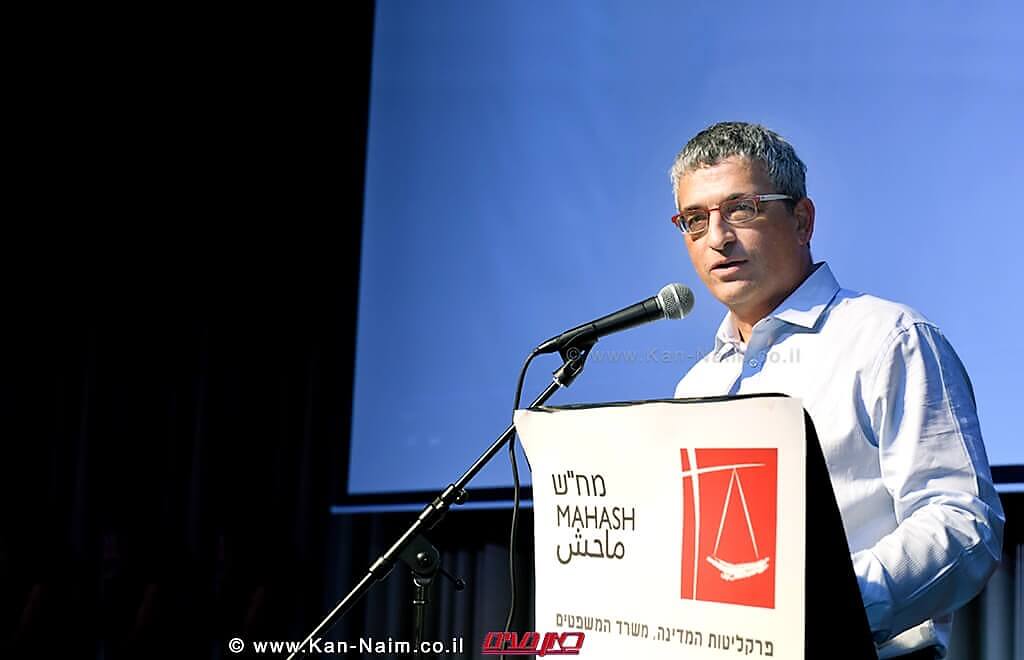 עורך דין אורי כרמל, מנהל המחלקה לחקירות שוטרים בפרקליטות המדינה | צילום: דוברות משרד המשפטים | עיבוד צילום: שולי סונגו © עורך דין אורי כרמל, מנהל המחלקה לחקירות שוטרים בפרקליטות המדינה | צילום: דוברות משרד המשפטים | עיבוד צילום: שולי סונגו ©