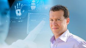 רוברט דן ינוביץ' ראש תחום שיטות (Methods) בחברת Comm-IT | עיבוד צילום: שולי סונגו ©