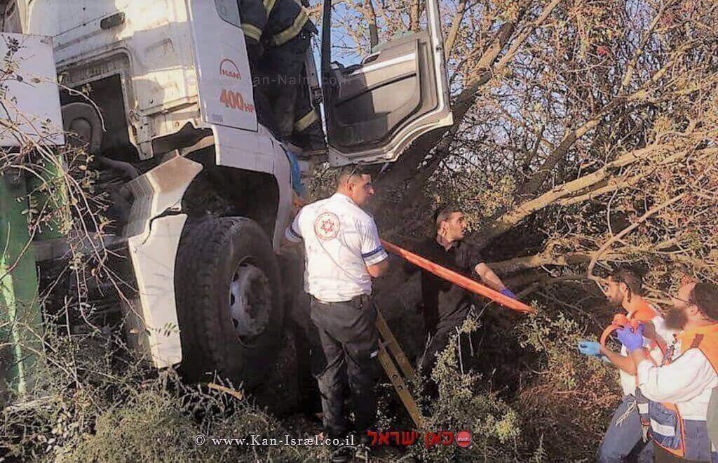 צוותי מגן דוד אדום בזירת תאונת דרכים בראשית השבוע | צילום: תיעוד מבצעי מדא