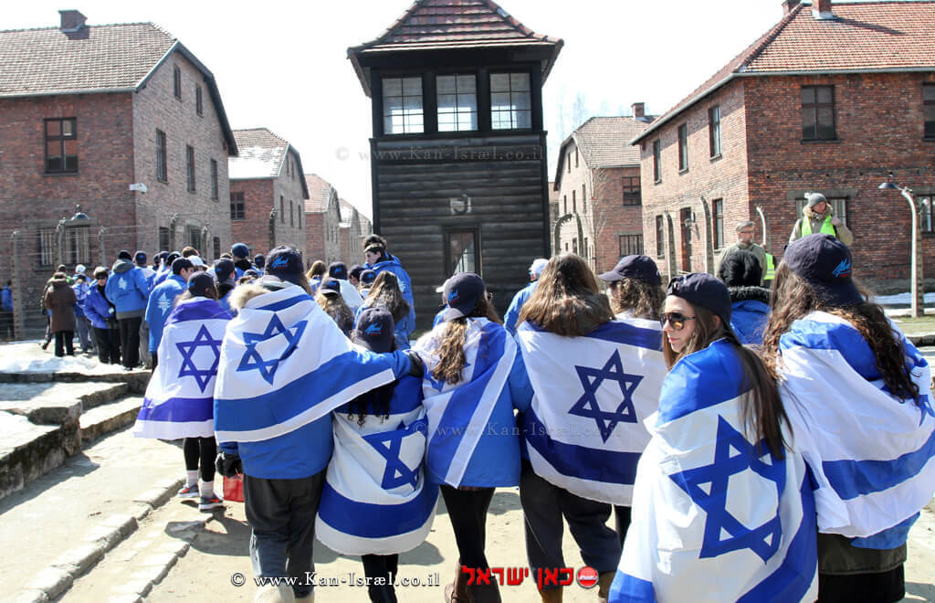 תלמידים מישראל בביקור בפולין במחנות המוות של הנאצים בתקופת השואה תלמידים מישראל בביקור בפולין במחנות המוות של הנאצים בתקופת השואה