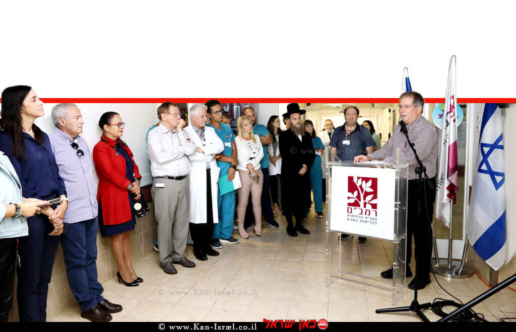 דר מיקי הלברטל, מנהל בית חולים רמבם בטכס חנוכת פנימית ח' המחודשת | צילום: פיוטר פליטר | עיבוד ממחושב: שולי סונגו© דר מיקי הלברטל, מנהל בית חולים רמבם בטכס חנוכת פנימית ח' המחודשת | צילום: פיוטר פליטר | עיבוד ממחושב: שולי סונגו©