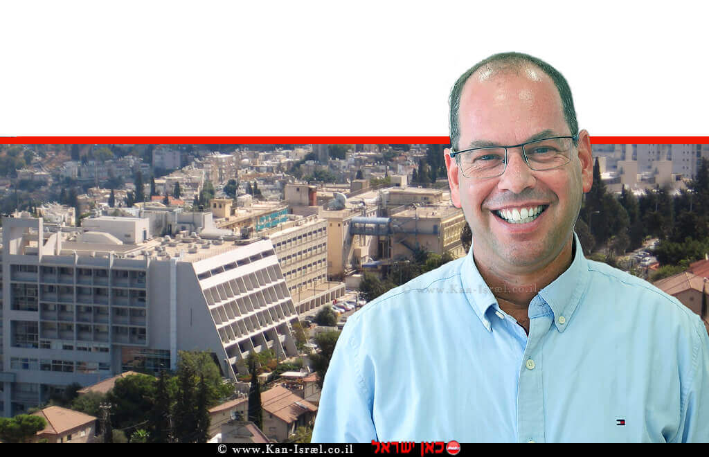 דר' אוהד הוכמן, מנכל המרכז הרפואי בני ציון ברקע: המרכז הרפואי בני ציון במבט מטיילת לואי בכרמל | צילום: ויקיפדיה | עיבוד ממחושב: שולי סונגו© דר' אוהד הוכמן, מנכל המרכז הרפואי בני ציון ברקע: המרכז הרפואי בני ציון במבט מטיילת לואי בכרמל | צילום: ויקיפדיה | עיבוד ממחושב: שולי סונגו©