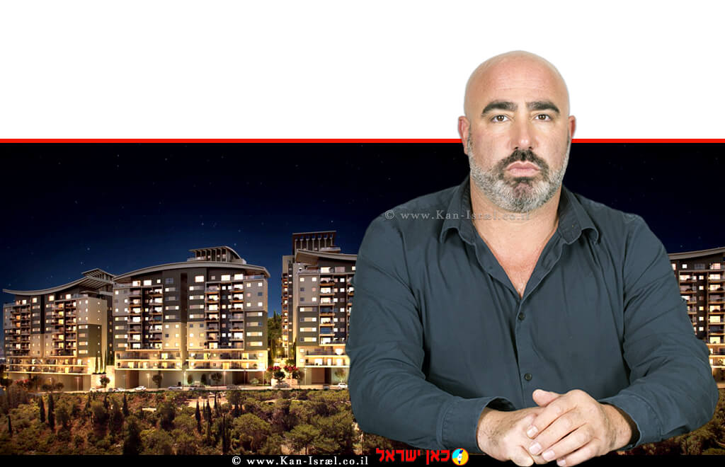 חיים קראדי מנכל חברת פרשקובסקי מניבים בעירבון מוגבל ברקע: בנייני החברה | עיבוד צילום: שולי סונגו © חיים קראדי מנכל חברת פרשקובסקי מניבים בעירבון מוגבל ברקע: בנייני החברה | עיבוד צילום: שולי סונגו ©