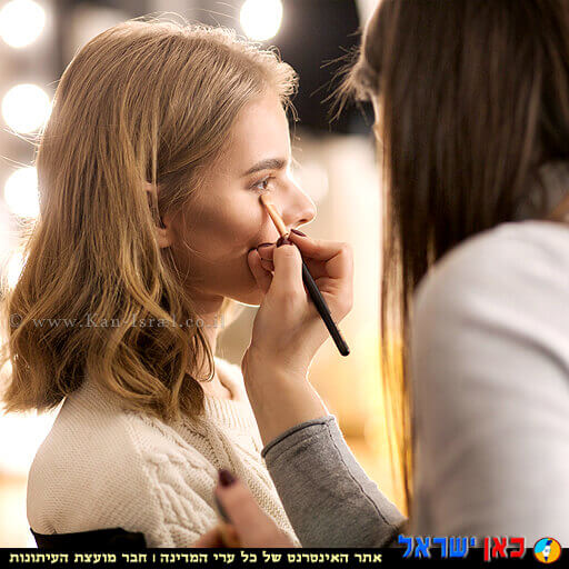 Bride, proper makeup with a professional makeup artist, prefer soft and natural color palettes and try to avoid dark and bold shades.  Professional ashtray  Photo: Berleife |  Photo processing: Shuli Songo ©