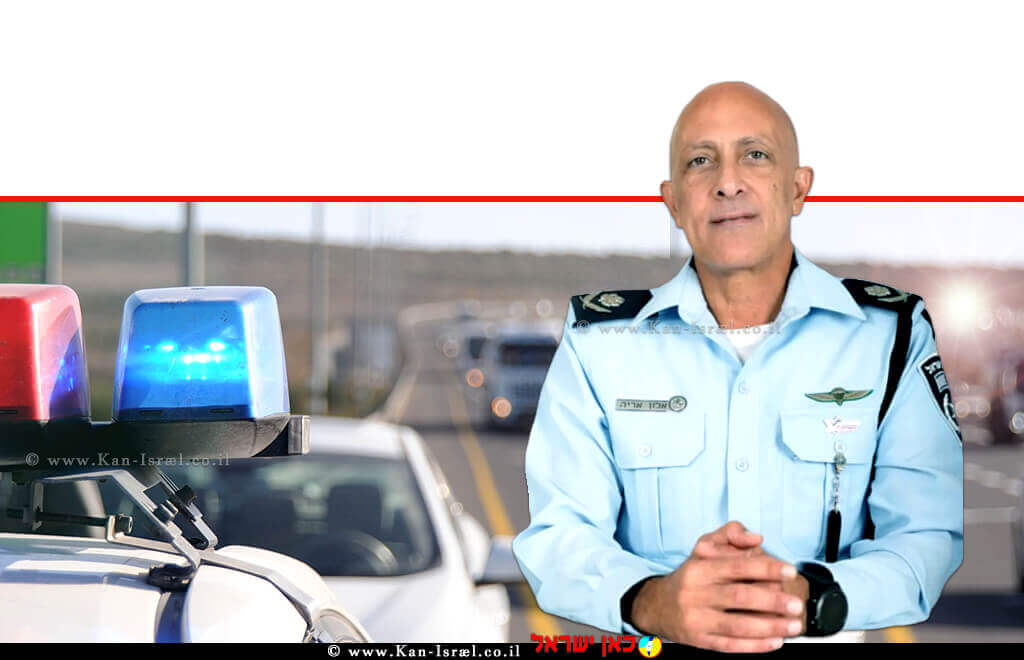 ראש אגף התנועה במשטרת ישראל ניצב אלון אריה,  ברקע: ניידות משטרת התנועה | צילום: דוברות המשטרה | עיבוד צילום: שולי סונגו©