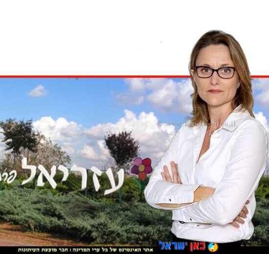 עורכת דין דקלה מוסרי-טל, מטעם משרד 'מוסרי-טל עורכי דין' ברקע: מושב עזריאל, צילום: דקלה שי | עיבוד צילום: שולי סונגו©