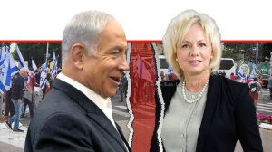 גלי בהרב-מיארה היועצת המשפטית לממשלה, מנגד בנימין נתניהו ראש הממשלה, ברקע: הפגנה נגד הרפורמה המשפטית | צילום: עמוס בן גרשום, לעמ | עיבוד צילום: שולי סונגו ©