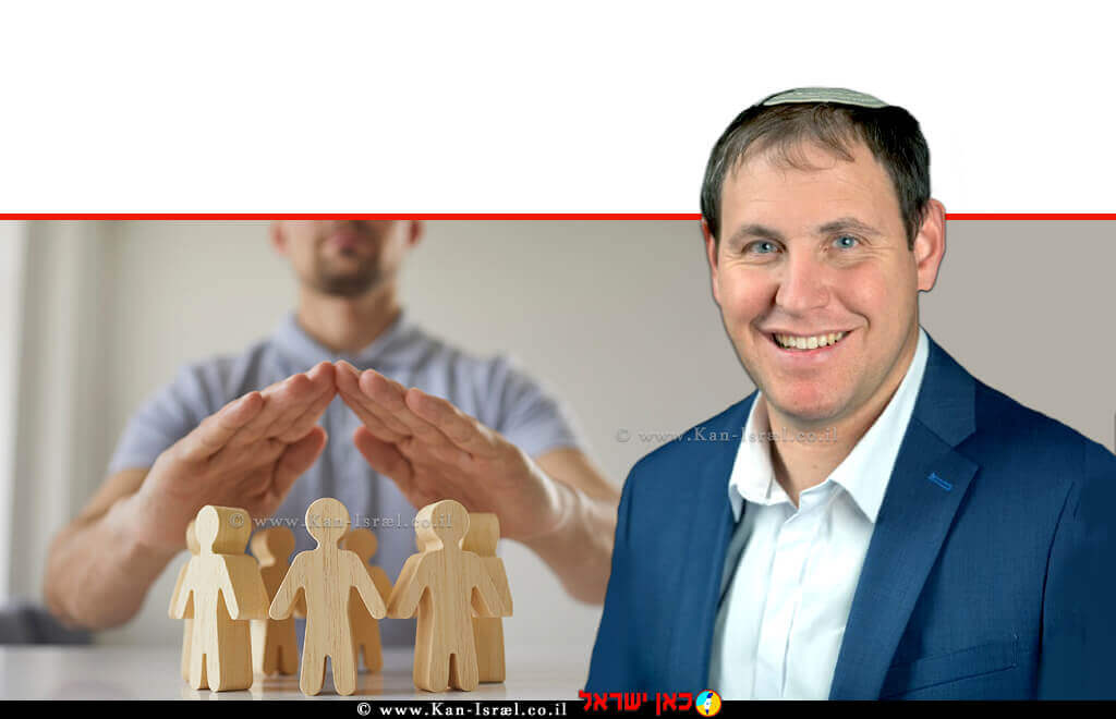 עורך דין בן ציון פיגלסון, האפוטרופוס הכללי והממונה על ענייני ירושה, ברקע: מטאפורה להגנה על זכויות אדם וקהילה בטוחה של אנשים | עיבוד: Photolab | עיבוד צילום: שולי סונגו © עורך דין בן ציון פיגלסון, האפוטרופוס הכללי והממונה על ענייני ירושה, ברקע: מטאפורה להגנה על זכויות אדם וקהילה בטוחה של אנשים | עיבוד: Photolab | עיבוד צילום: שולי סונגו ©