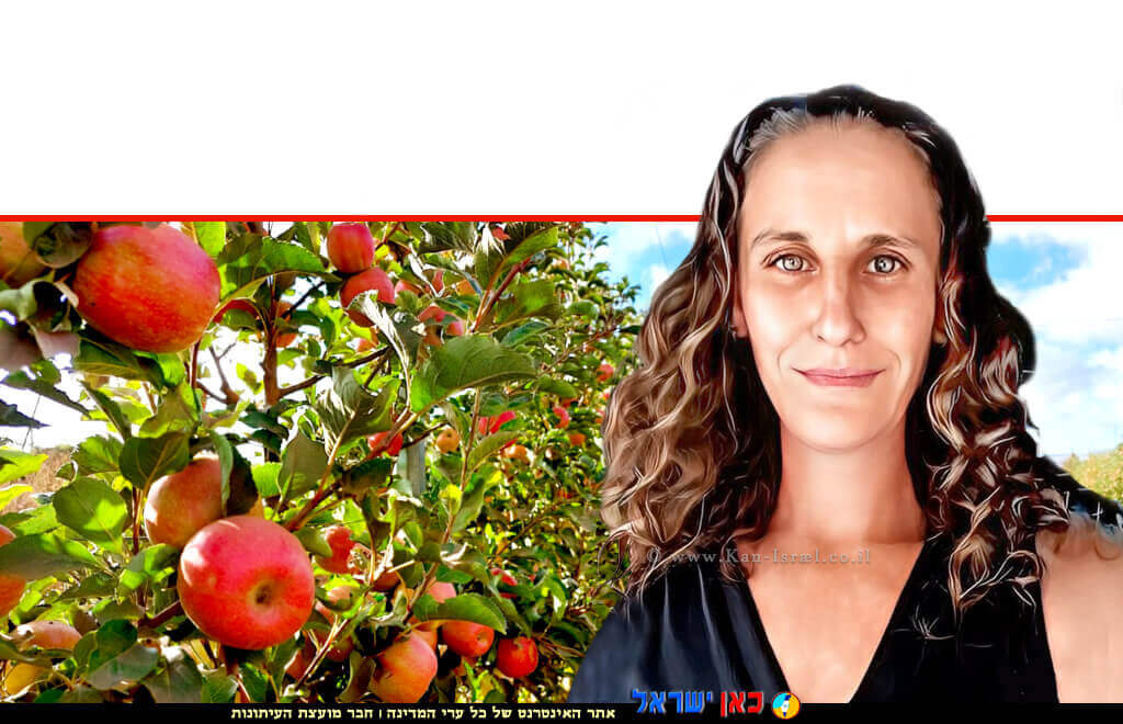 ד"ר ענת זיסוביץ-חריט, מדריכה מחוזית בתחום המטעים בשה"מ מחוז גליל-גולן, לקראת פאנל מקצועי 'כנס לפירות נשירים בהר' | צילום: מטע תפוח בגולן מו''פ צפון | עיבוד: Photolab | עיבוד צילום: שולי סונגו ©