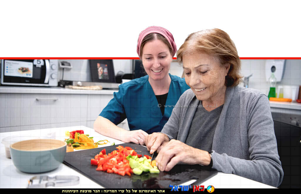 ריפוי בעיסוק במחלקת שיקום במרכז הרפואי הרצוג | צילום: דוברות | עיתונות | עיבוד: Photolab | עיבוד צילום: שולי סונגו © ריפוי בעיסוק במחלקת שיקום במרכז הרפואי הרצוג | צילום: דוברות | עיתונות | עיבוד: Photolab | עיבוד צילום: שולי סונגו ©