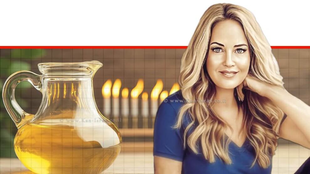 תמר ידין יועצת לחברת הרבלייף עושה סדר בעולם השמנים לחג חנוכה ברקע: שמן וחנוכייה | צילום: בינה מלאכותית | עיבוד: Photolab | עיבוד צילום: שולי סונגו ©
