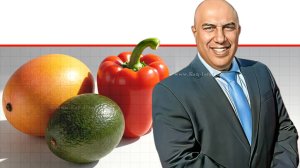 מנכ"ל משרד החקלאות וביטחון המזון, מר אורן לביא | ברקע: מנגו, אבוקדו, פלפל | הדמייה באמצעות בינה מלאכותית של Gemini Google | עיבוד: Photolab | עיבוד צילום: שולי סונגו©