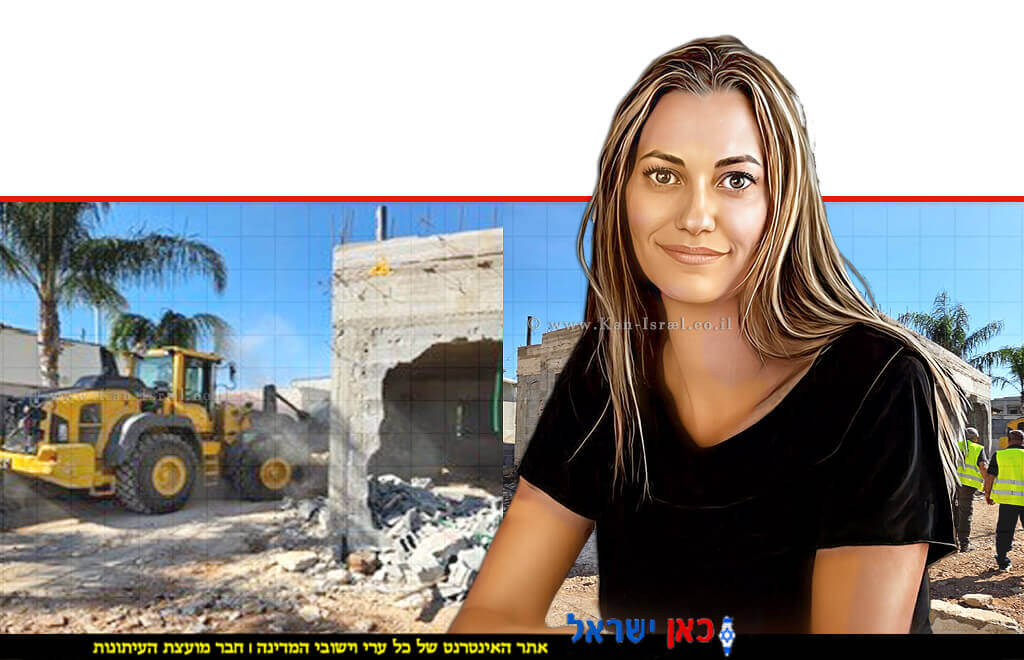 מנהלת חטיבת השמירה ברשות רמ"י, הגב' שירה תם, ברקע: הריסה ופינוי מבנים בכפר טובה זנגריה |צילום: רמ"י | עיבוד: Photolab | עיבוד צילום: שולי סונגו©