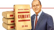 ניר ברקת שר הכלכלה והתעשייה | ברקע: שקי מלט, Cement Bags צילום מתוך אתר BNEXT AAC Block | הדמייה באמצעות בינה מלאכותית של Gemini Google | עיבוד: Photolab | עיבוד צילום: שולי סונגו©