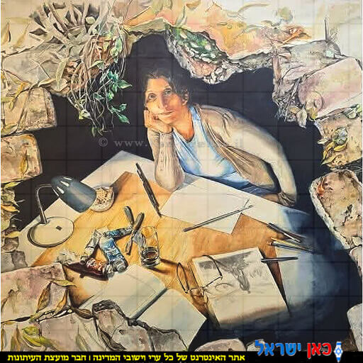שירלי סיגל האמנית והארכיאולוגית הישראלית עם אחד מציוריה | צילום: שירלי סיגל | עיבוד: Photolab | עיבוד צילום: שולי סונגו© שירלי סיגל האמנית והארכיאולוגית הישראלית עם אחד מציוריה | צילום: שירלי סיגל | עיבוד: Photolab | עיבוד צילום: שולי סונגו©