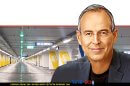 ראש עיריית רמת השרון, מר יצחק (איציק) רוכברגר ברקע: מתחם ביג פאשן גלילות | צילום: ויקיפדיה | עיבוד: Photolab | עיבוד צילום: שולי סונגו©