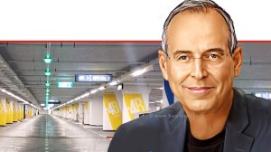 ראש עיריית רמת השרון, מר יצחק (איציק) רוכברגר ברקע: מתחם ביג פאשן גלילות | צילום: ויקיפדיה | עיבוד: Photolab | עיבוד צילום: שולי סונגו©