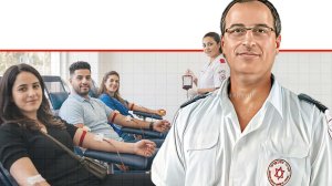 ד"ר רפאל סטרוגו, סמנכ"ל רפואה ושירותי הדם במד"א ברקע תורמים דם | בינה מלאכותית של Gemini Google | עיבוד: Photolab | עיבוד צילום: שולי סונגו©