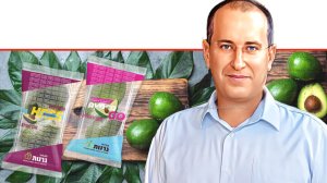 גיורא מרום מנכל קבוצת חקלאי גרנות ברקע: עונת אבוקדו חדשה מתחילה, צילום הילה אייזינגר | עיבוד: Photolab | עיבוד צילום: שולי סונגו©
