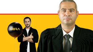כב' השופט גיא אבנון, בית משפט השלום נתניה ברקע ידוען (פרזנטור) חברת ליברה לעידוד ביטוח הרכב בחברה | עיבוד: Photolab | הדמייה של בינה מלאכותית | עיבוד צילום: שולי סונגו©