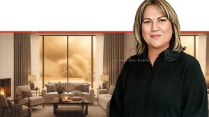 ד"ר לבנה קורדובה ממונה על המערך הארצי לניטור אוויר באגף איכות אוויר ושינוי אקלים במשרד להגנת הסביבה | הרקע: מבט מהבית לאובך מחוץ הבית | צילום: שלומי אמסלם, לע"מ | הדמייה של בינה מלאכותית של Gemini Google | עיבוד צילום: שולי סונגו©