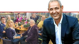 ניר בן חיים ראש העיר חדרה עם קשיישי חדרה על רקע נתוני הלמ"ס איכות החיים הטובים בעיר | צילום: דוברות עיריית חדרה | עיבוד: Photolab | עיבוד צילום: שולי סונגו©