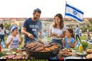משפחה חוגגת מסורת ה"מנגל" המשפחתי והחברתי ביום העצמאות בישראל | עיבוד: Gemini Google | עיבוד צילום: שולי סונגו©