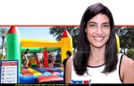 חן מחלב כהן אחראית תחום יחסי ציבור של מוסד התקנים הישראלי ברקע: מתקן מתקן מתנפח לילדים | עיבוד: Gemini Google | עיצוב: שולי סונגו©
