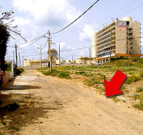 דרך הים בנתניה אינה סלולה וטובעת בהזנחה