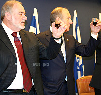הירשזון ואולמרט הסכימו: המע