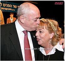 בעקבות זריקת הרימון על בית ראש העיר נתניה הממשלה תקיים דיון על האיומים על ראשי ערים