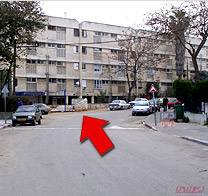 נתניה מציגה; נפצים מחרידים מכל עבר