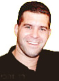 רז זהבי הוא קטן ומושתן